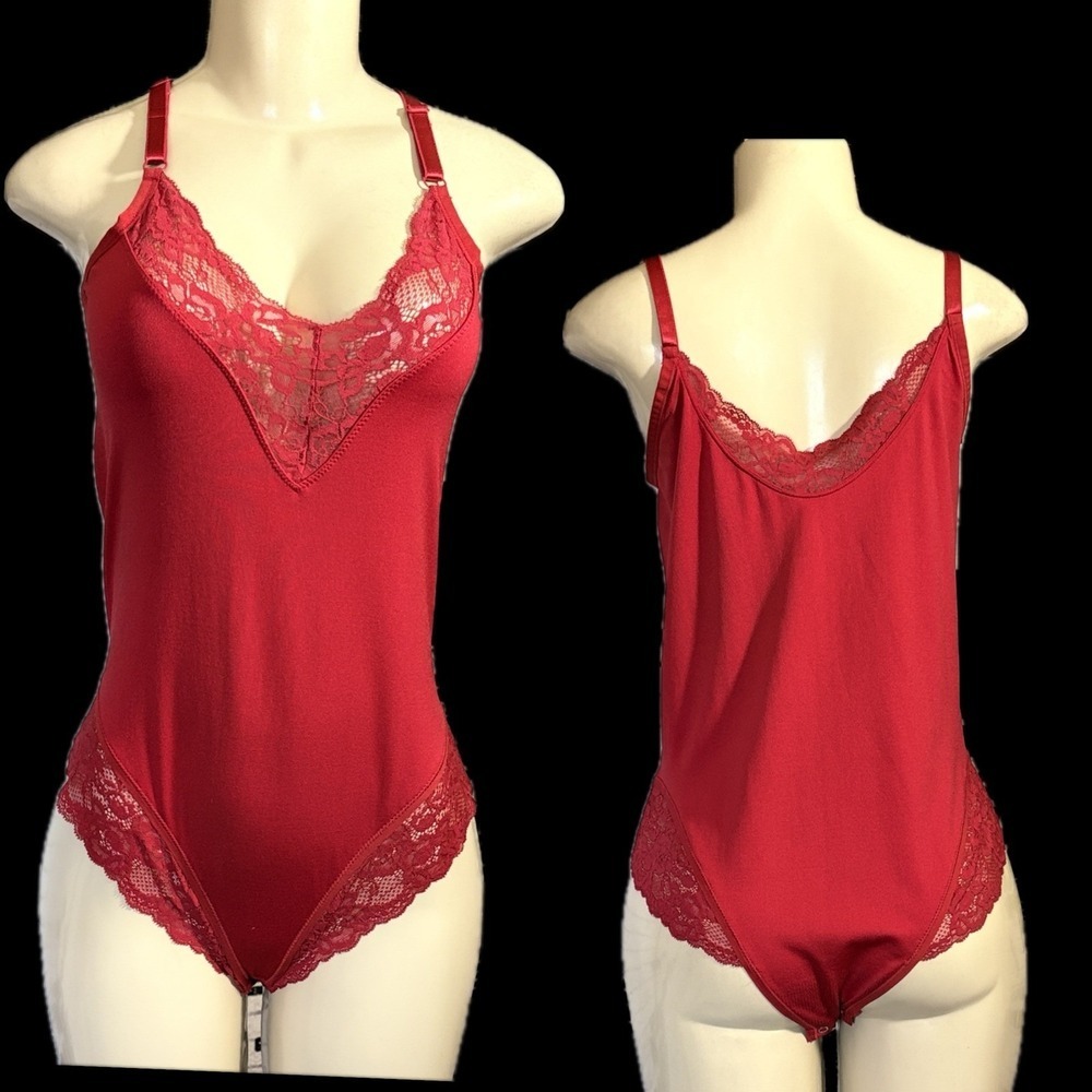 Torrid XL Curve Red Seamless Flirt Bodysuit V-Neck Lace Trim Adjustable Straps